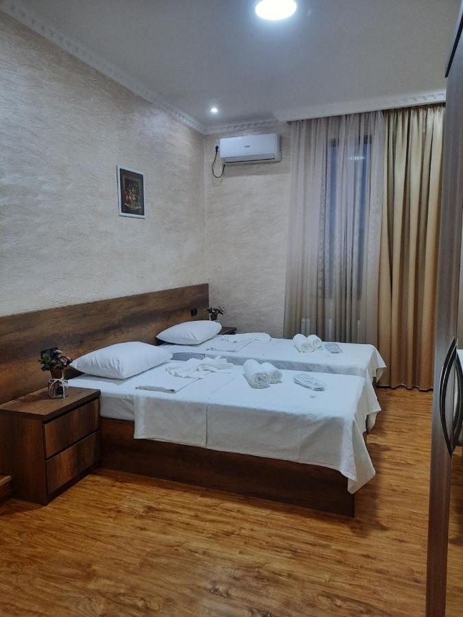 Inaisi Hotel Kutaisi Exterior foto