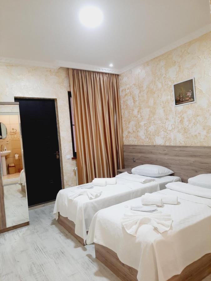 Inaisi Hotel Kutaisi Exterior foto