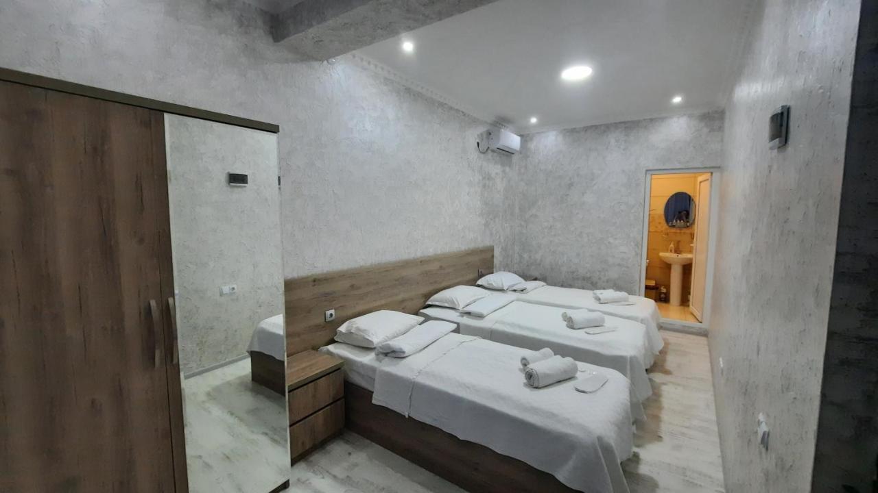 Inaisi Hotel Kutaisi Exterior foto