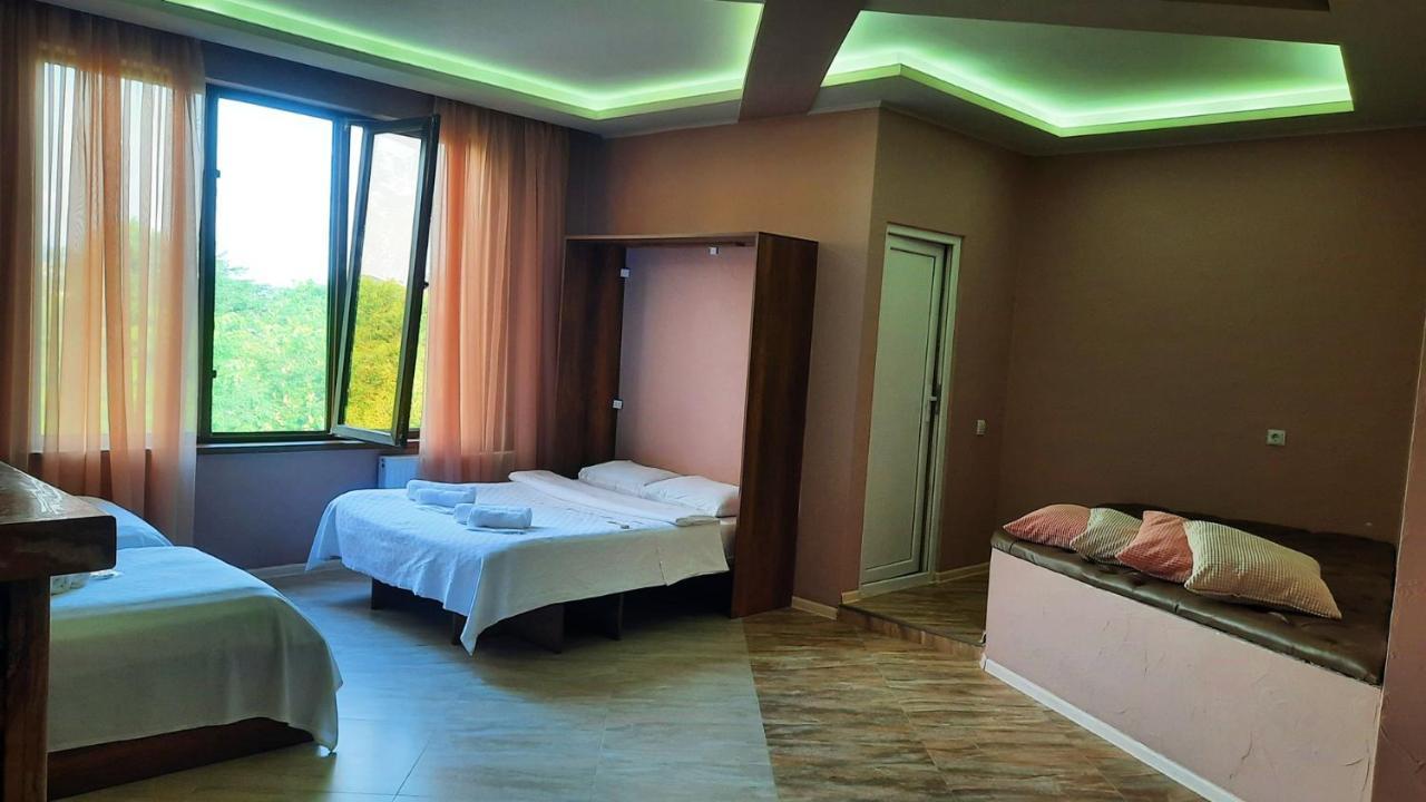Inaisi Hotel Kutaisi Exterior foto