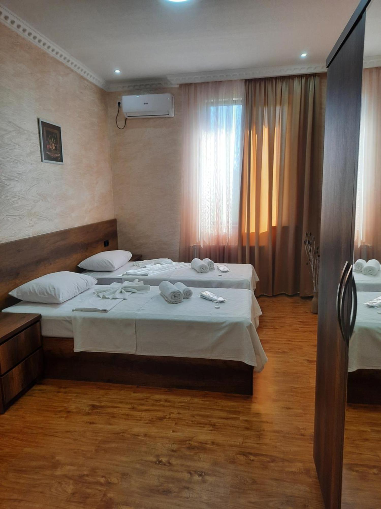 Inaisi Hotel Kutaisi Habitación foto