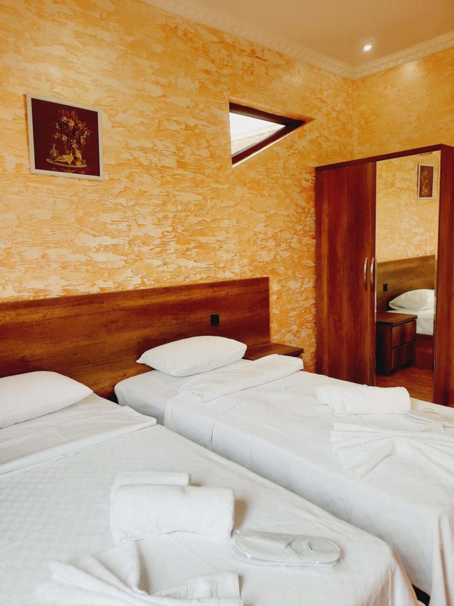 Inaisi Hotel Kutaisi Habitación foto