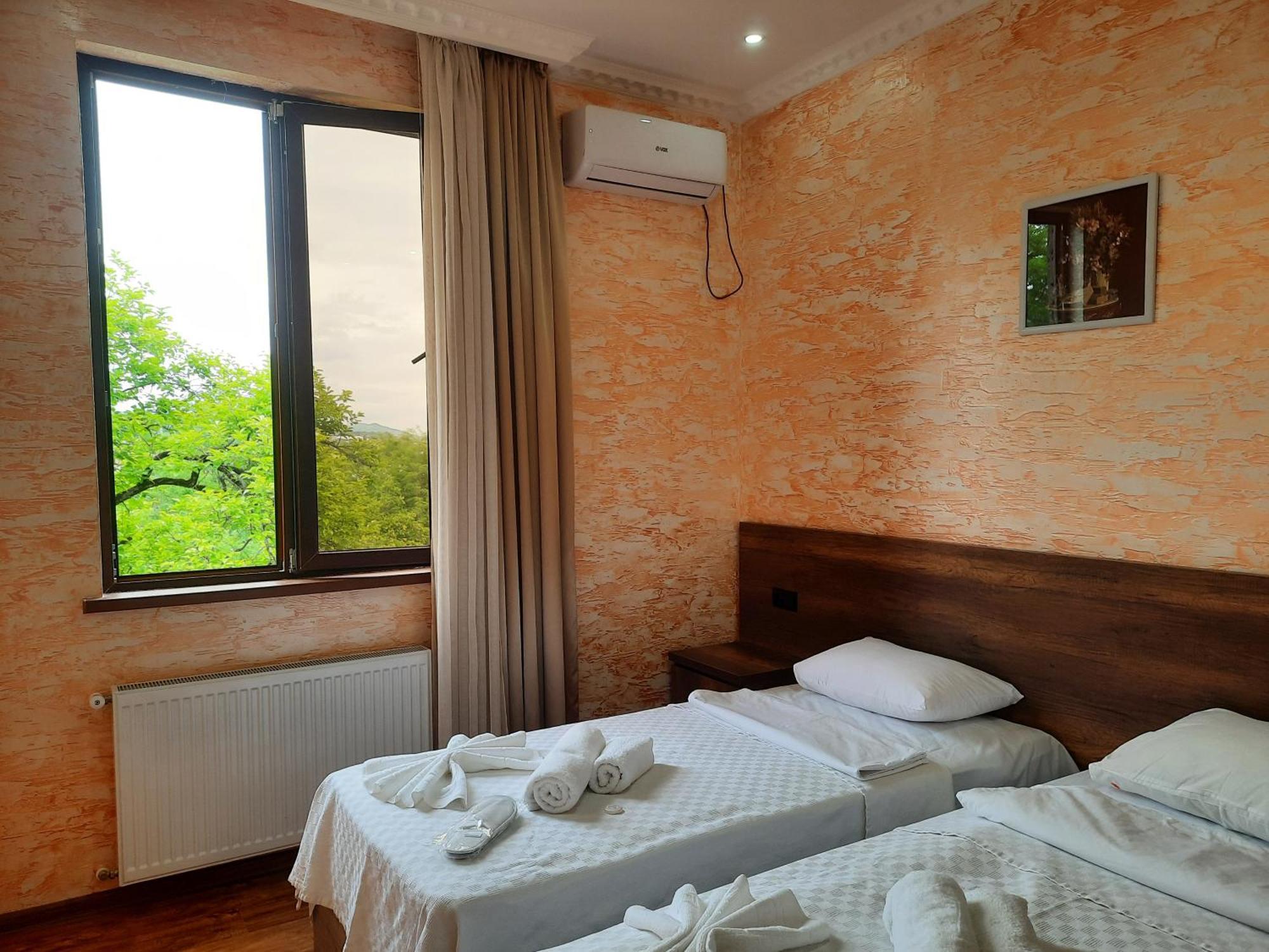 Inaisi Hotel Kutaisi Habitación foto